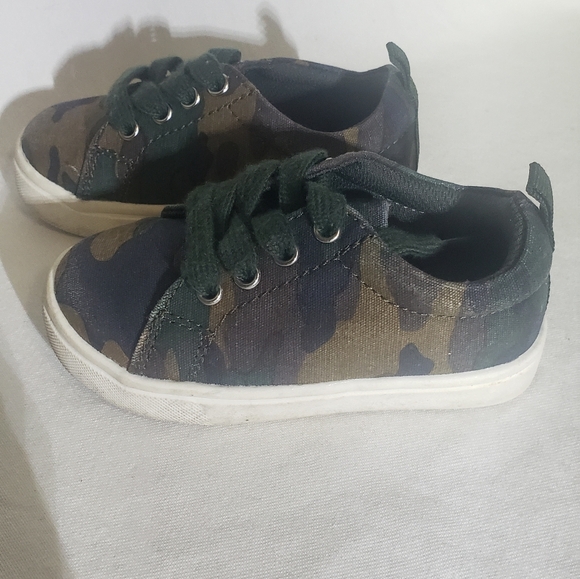 Gap Toddler Camo Sneakers Size 6 - Picture 5 of 7
